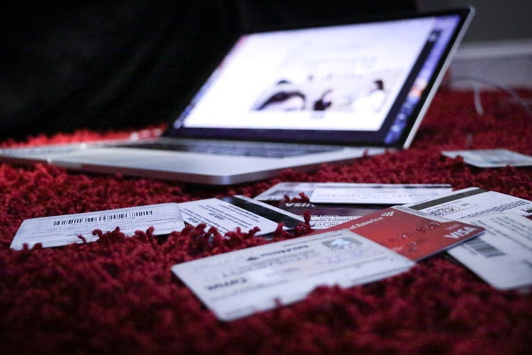Pros and Cons of Credit Monitoring Services